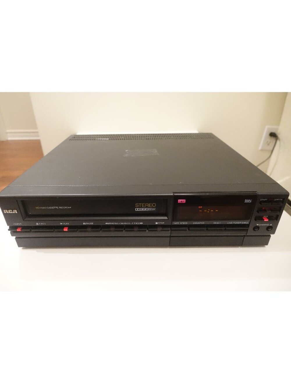 RCA VPT295 VCR  - 4 Head HQ Dolby Stereo Video Cassette Recorder